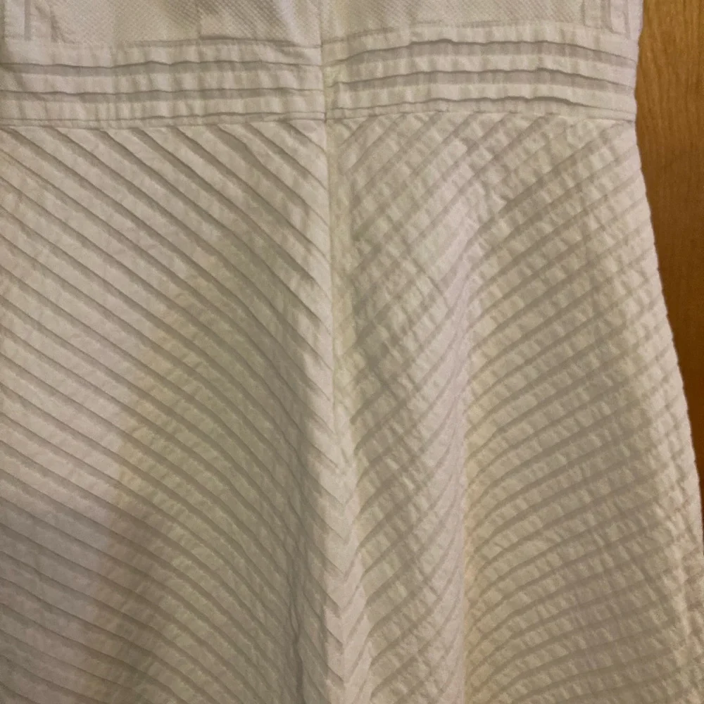 Women’s J Crew White Sleeveless V Neck Summer Dress, Size 2. - Picture 6 of 12
